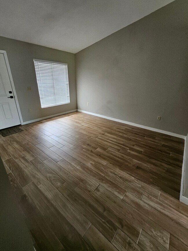 Building Photo - UCF