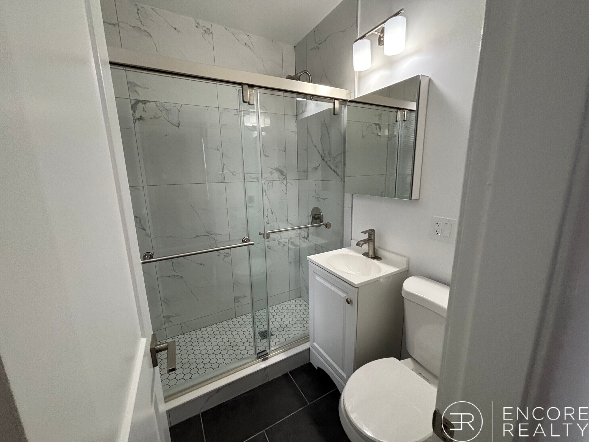 Building Photo - 529 Beacon St