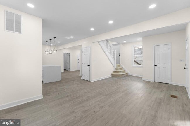 Building Photo - 509 McCabe Ave
