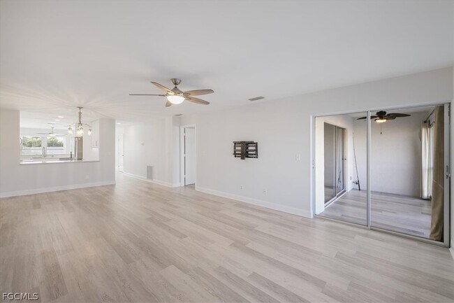 Building Photo - 4211 SE 19th Pl