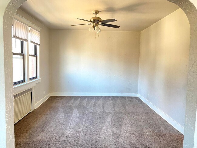 Building Photo - Bailey