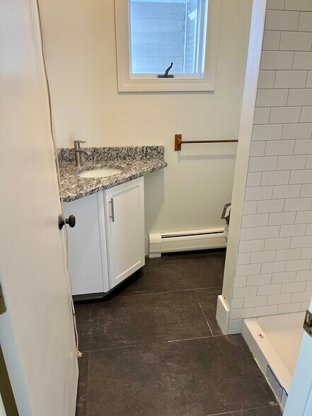 Building Photo - 56 Phillips Pl