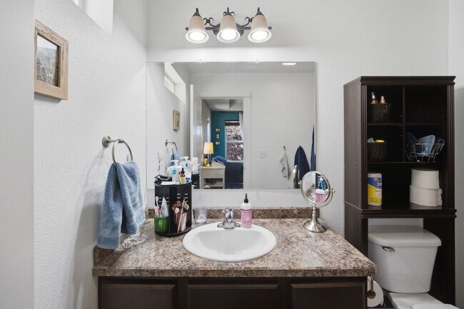Building Photo - Two Bedroom Condominium located in Central Missoula