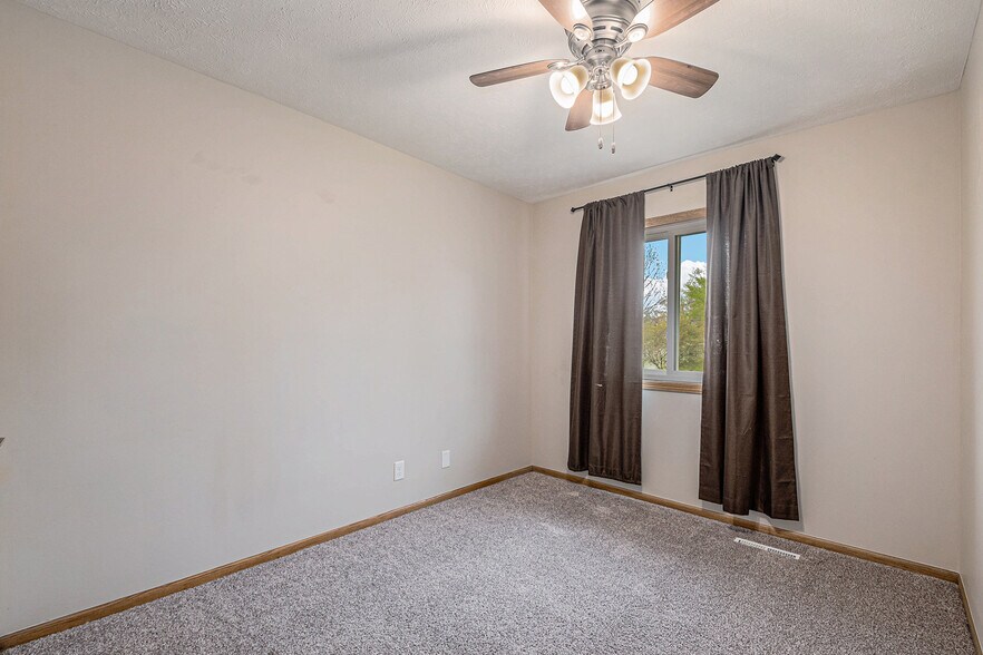 Building Photo - 14 Pinehurst Cir