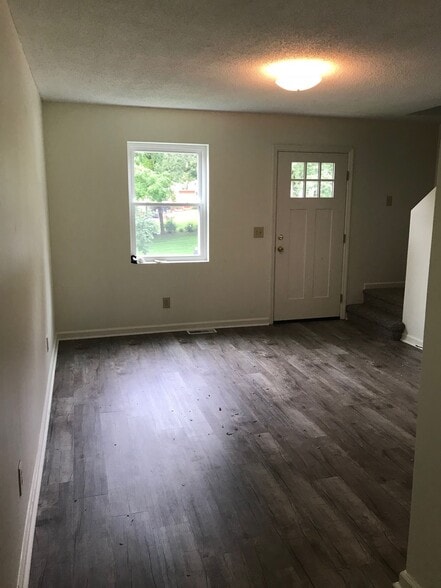 Building Photo - 199 Rockingham Rd