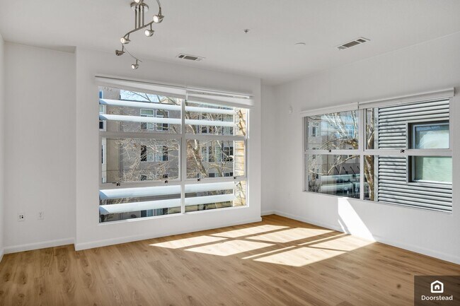 Building Photo - 6466 Hollis St