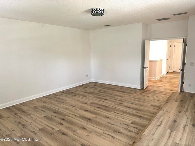 Building Photo - 9902 Windwater Ct