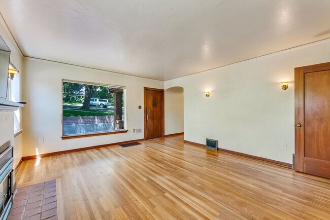Building Photo - 760 Marsh Ave