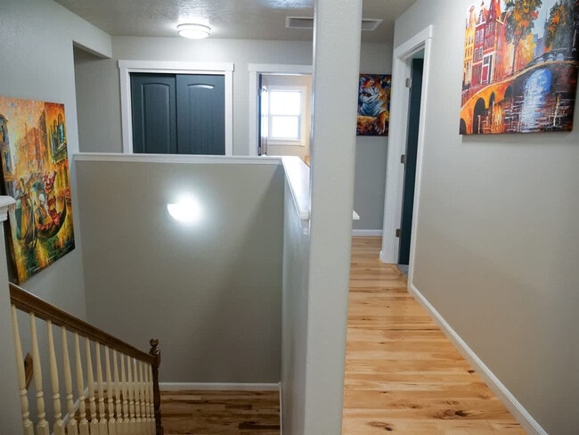 Building Photo - 151 Cub St W