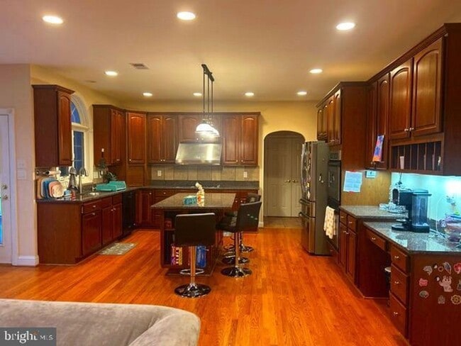 Building Photo - 11018 Shalom Ln