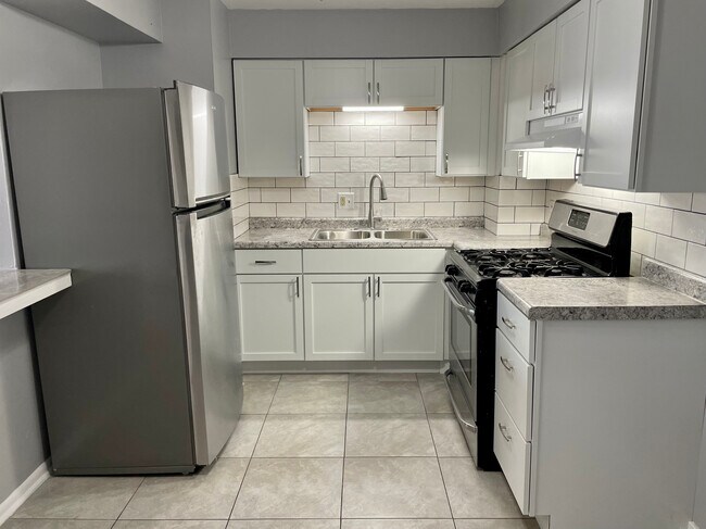 Building Photo - 1827 N 43rd Ave