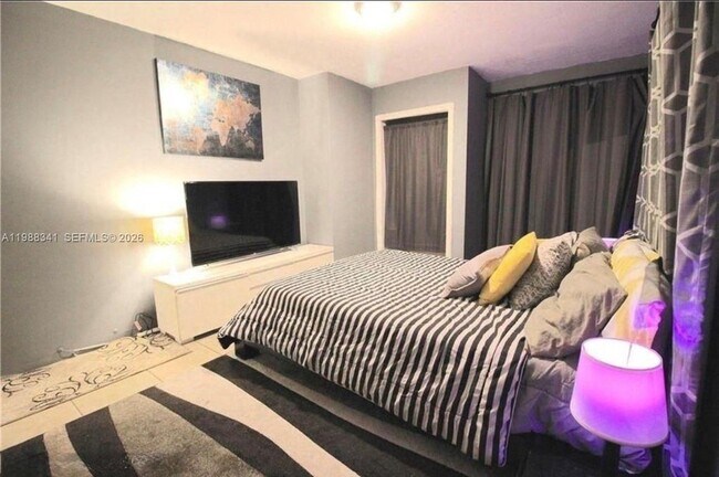 Building Photo - 2120 NE 168th St