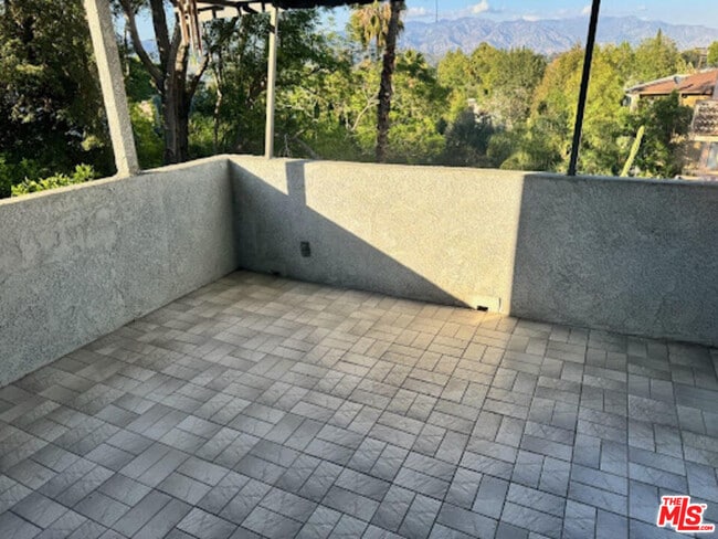 Building Photo - 4735 Nob Hill Dr