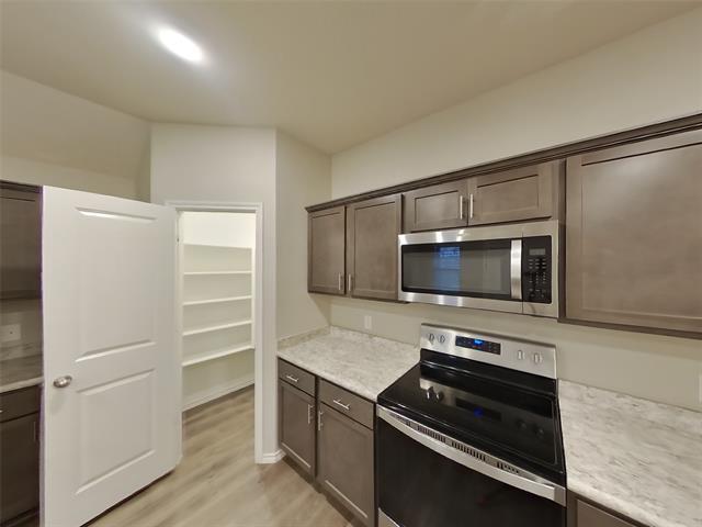 Building Photo - 1904 Strongbark Dr