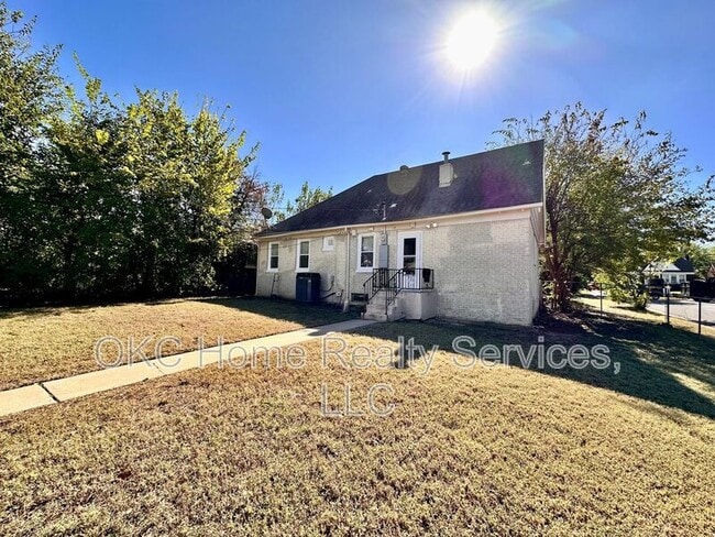 Building Photo - 1947 NW 20th St
