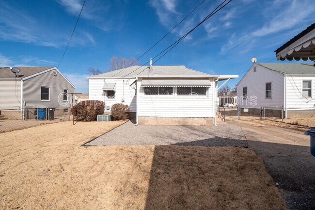 Building Photo - 8118 Blanchard Dr