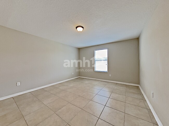 Building Photo - 214 English Heritage Pl