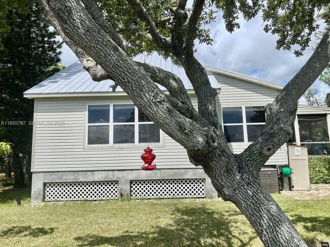 Building Photo - 4700 Regina Dr