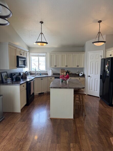 Kitchen - 3610 W Plymouth Rock Cv