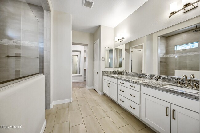 Building Photo - 5193 N 207th Dr