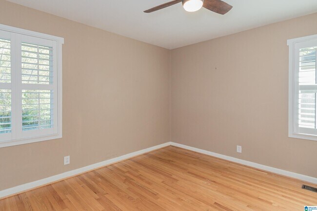 Building Photo - 615 Broadway St