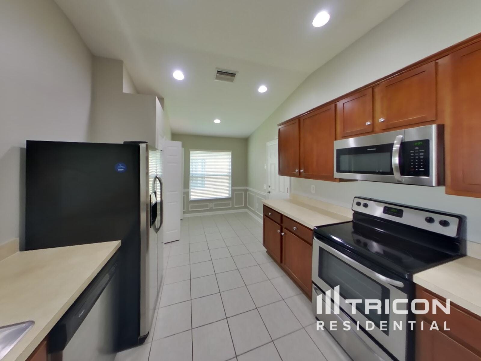 Building Photo - 806 Sea Holly Dr