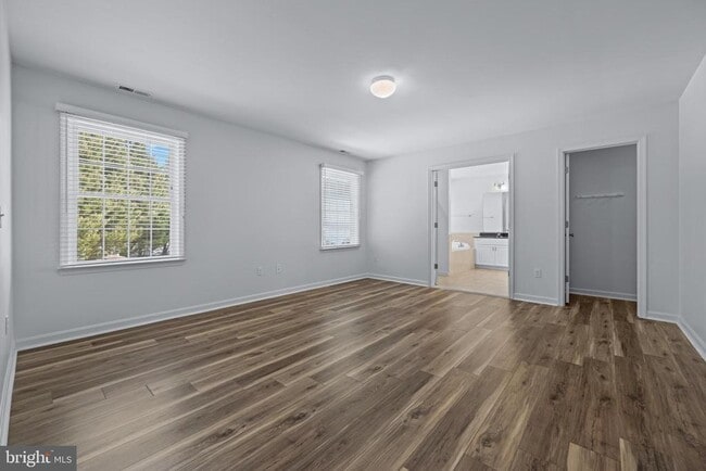 Building Photo - 4018 Tiber Falls Dr