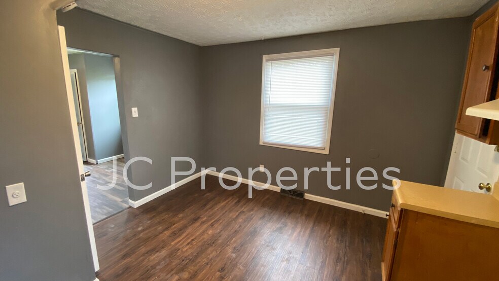 Kitchen/Dining - 4406 Waymire Ave