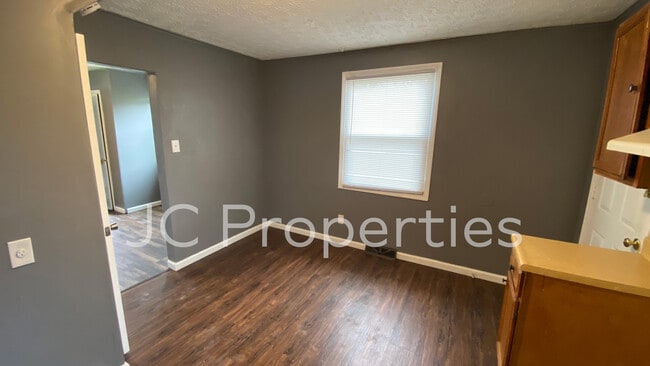 Kitchen/Dining - 4406 Waymire Ave