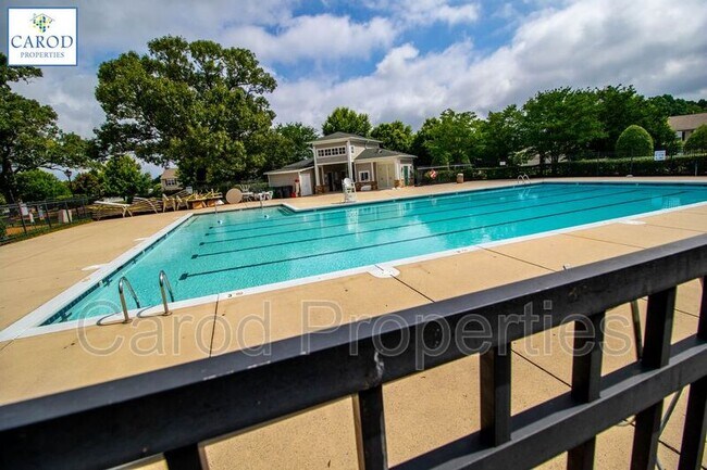 Building Photo - 8630 Redding Glen Ave