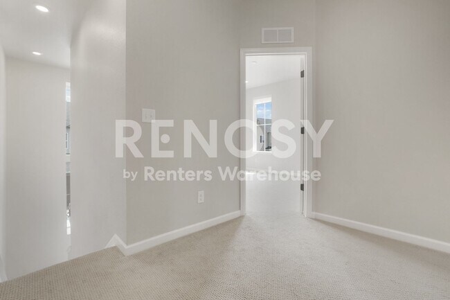 Building Photo - 421 Millwall Cir