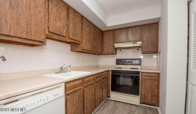 Building Photo - 238 Sawmill Rd