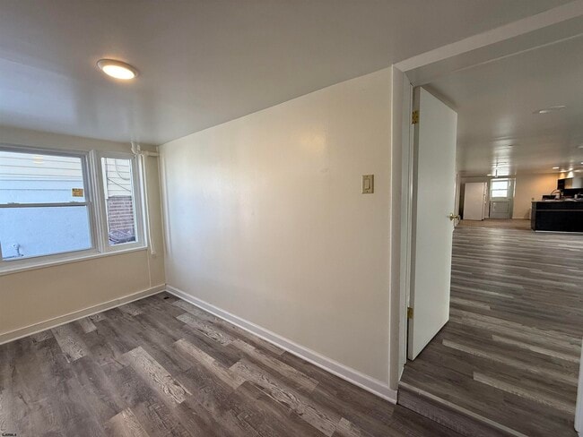 Building Photo - 103 N Troy Ave