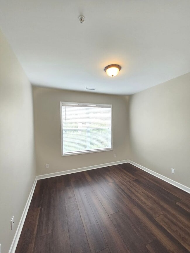 Building Photo - Cape Cottages Condos - 3BD/2BA - Less than...