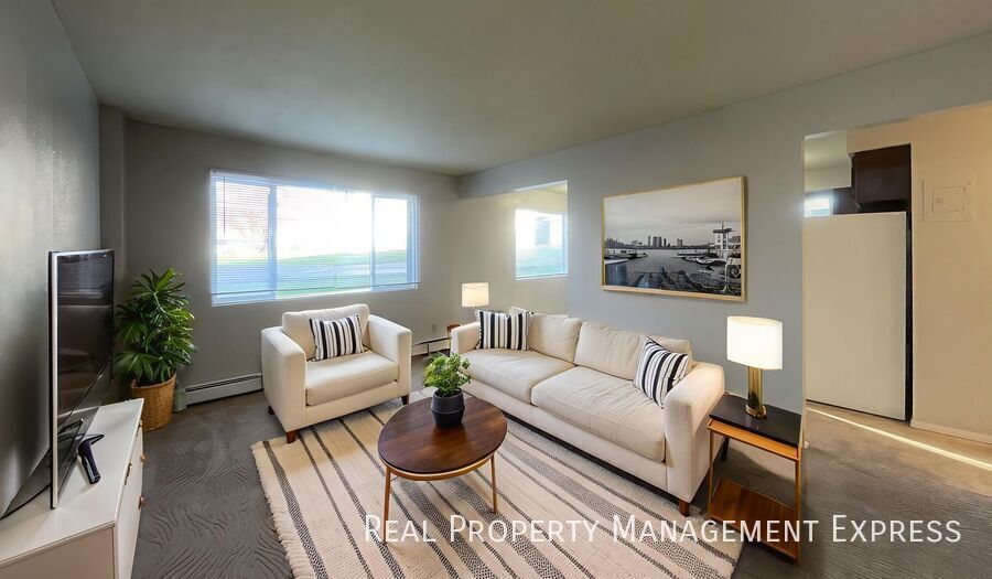Primary Photo - 2 Bed 1 Bath Apartment