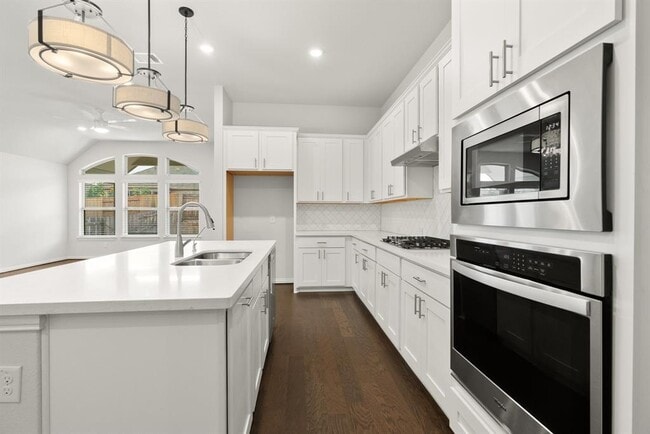 Building Photo - 223 Oleander Loop