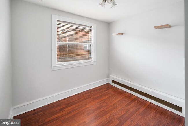 Building Photo - 623 Gerritt St