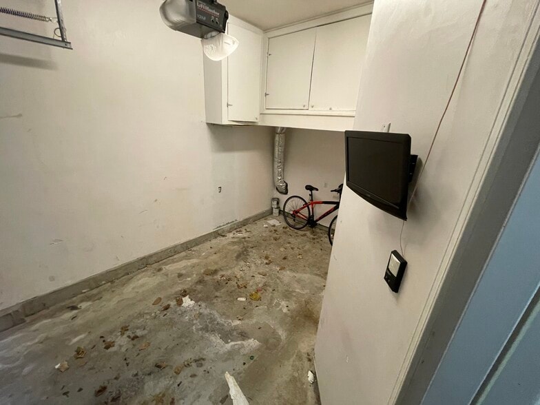 Building Photo - 12 Sewall St