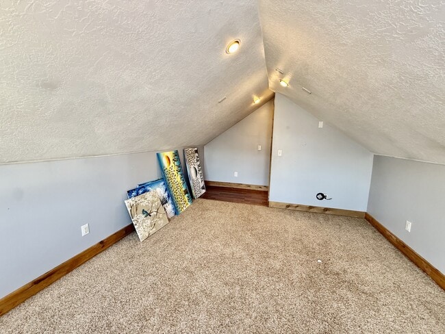 Building Photo - 8633 Chase Cir