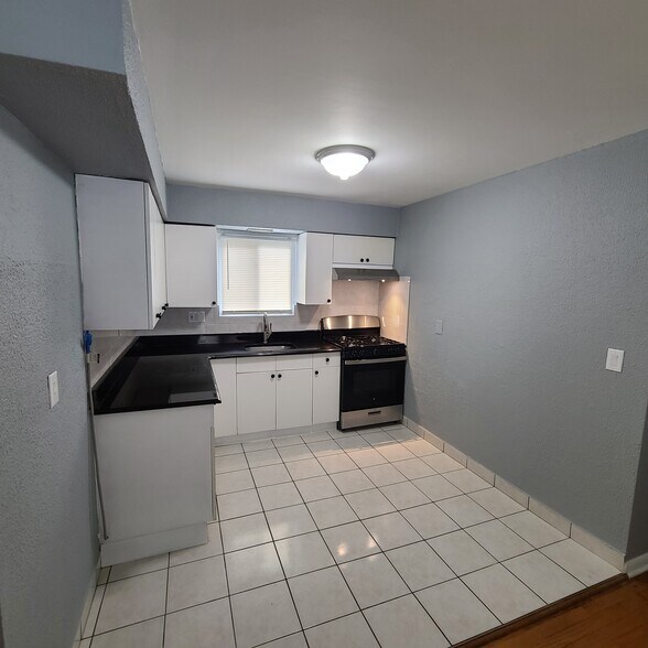 Building Photo - 5211 Cottage Ave