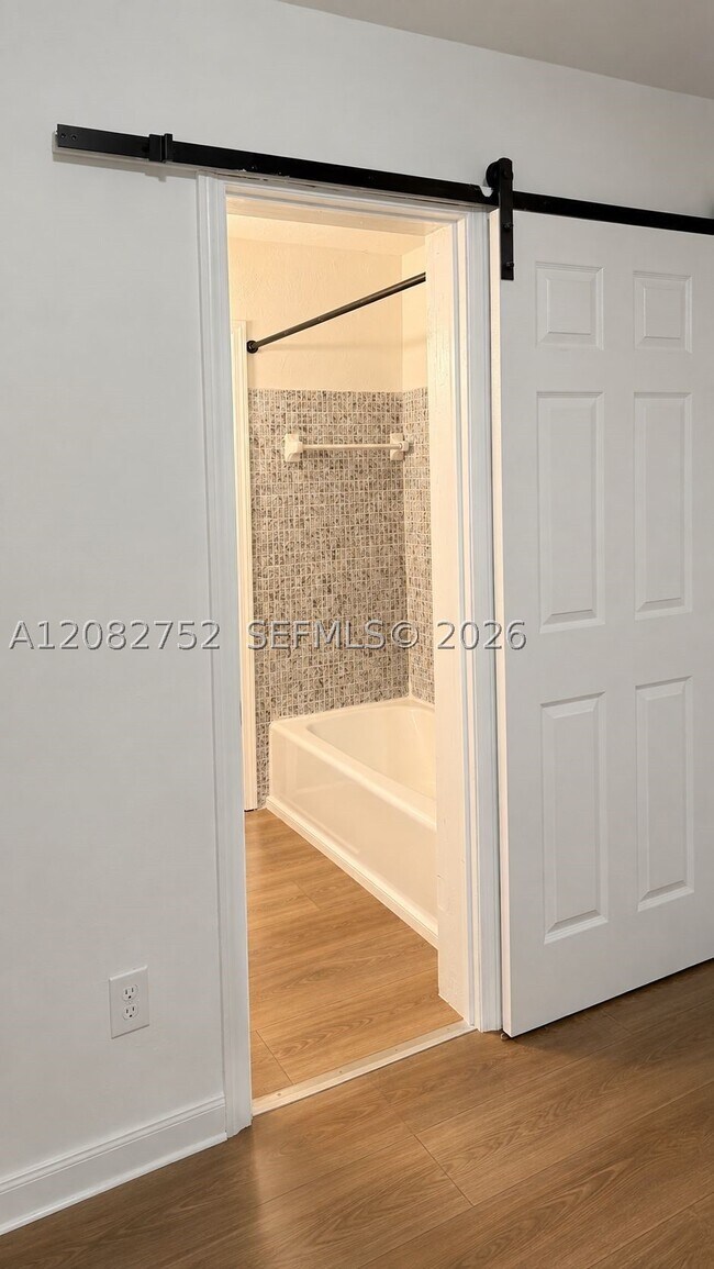 Building Photo - 4790 SW 65th Ave