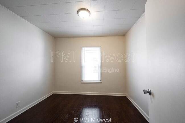 Building Photo - 264 N Holmes Ave