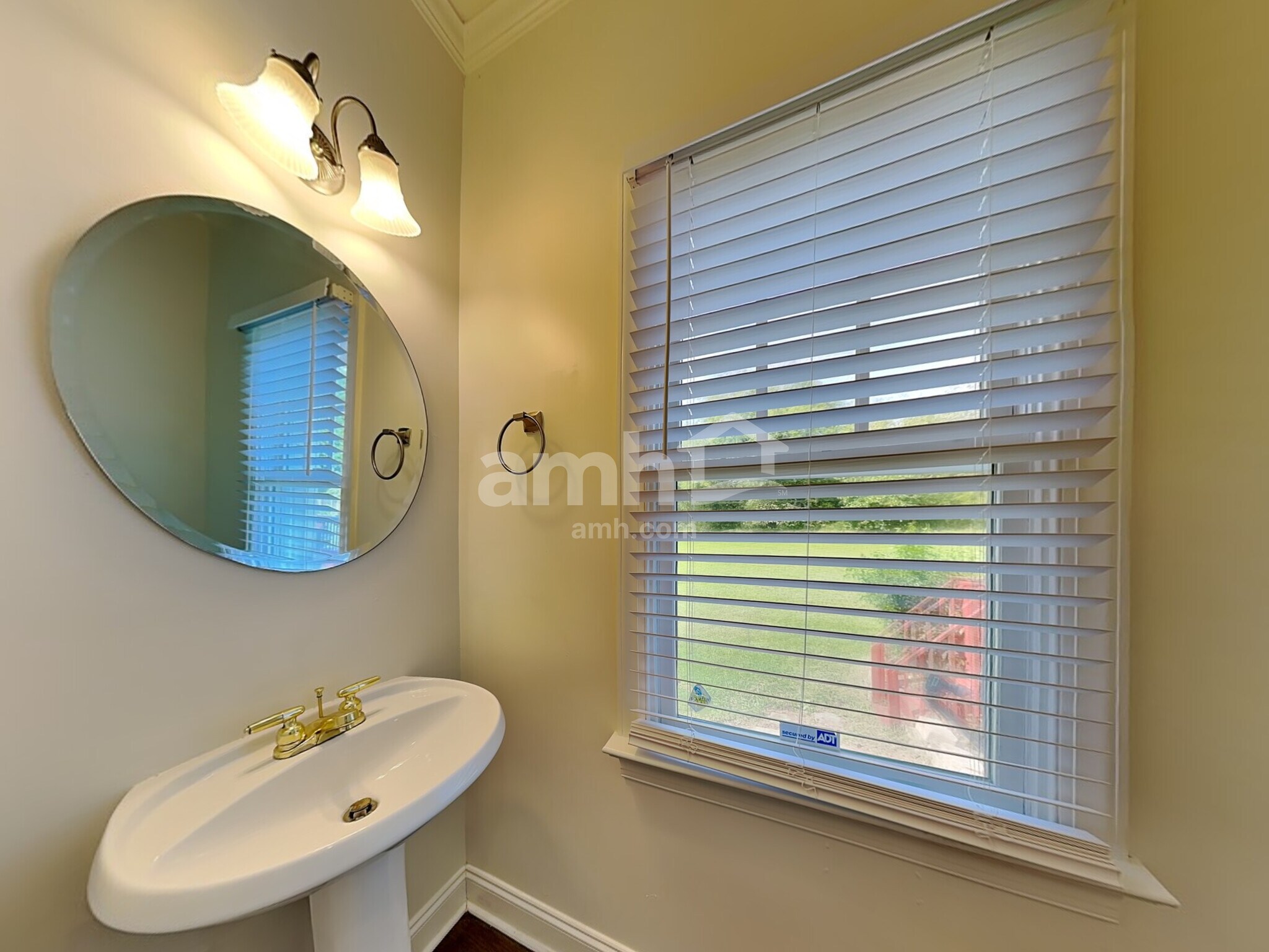 Building Photo - 2402 Clovelly Ct