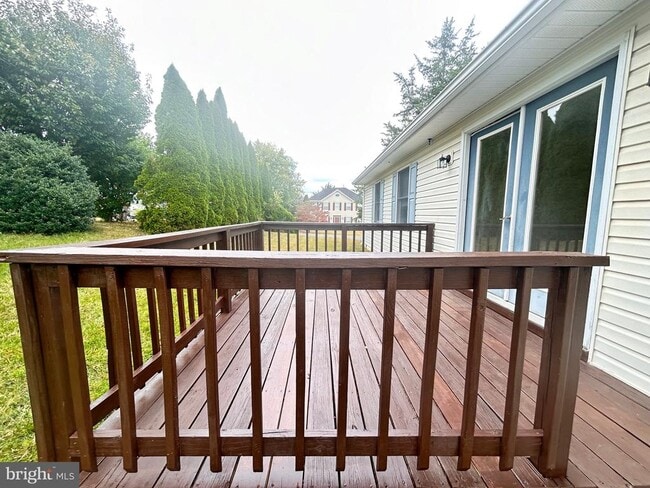 Building Photo - 200 Canyon Rd