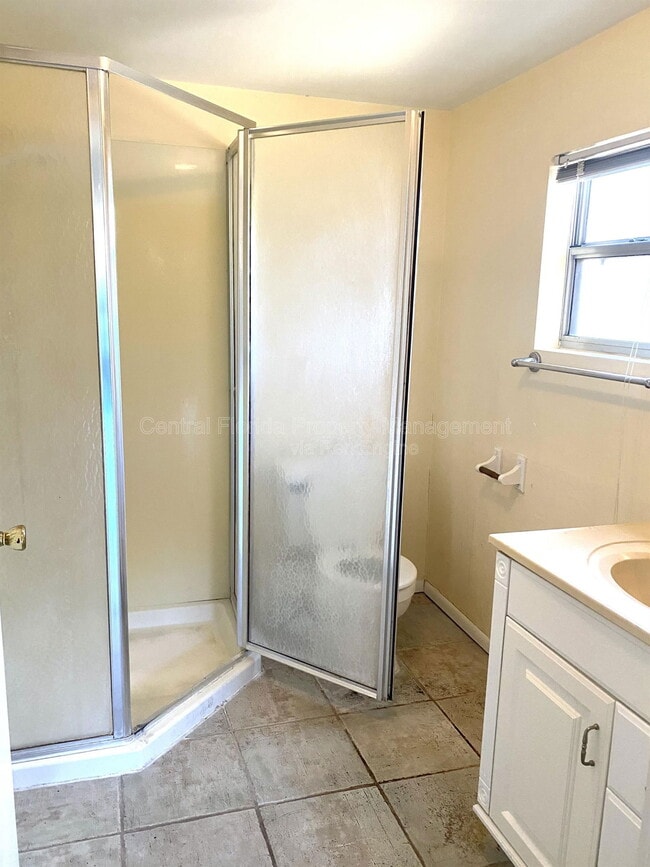 Building Photo - 1233 Virginia Dr