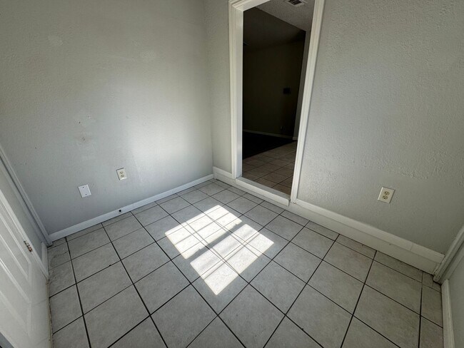 Building Photo - 310 Baumann Dr