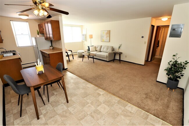 Apartment Entrance - Chowen Plaza Apartments