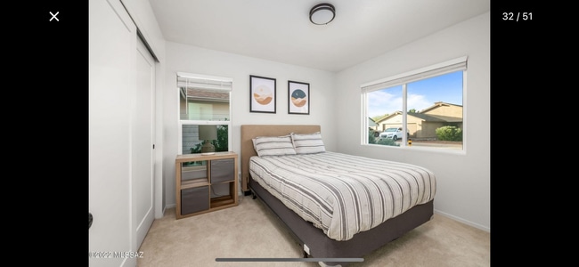 Building Photo - Gorgeous Remodeled Home w/Community Pool i...