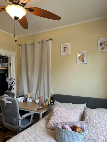 Building Photo - 176 Elm St