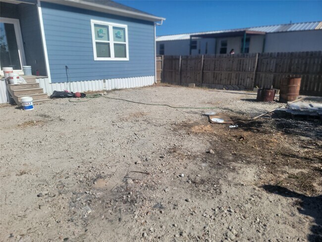 Building Photo - 2250 Rd 5732